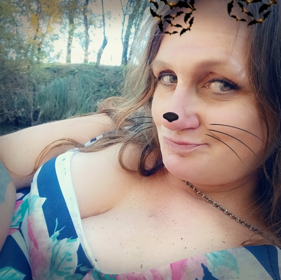 Meet your Posher, Amy - Picture 3 of 3